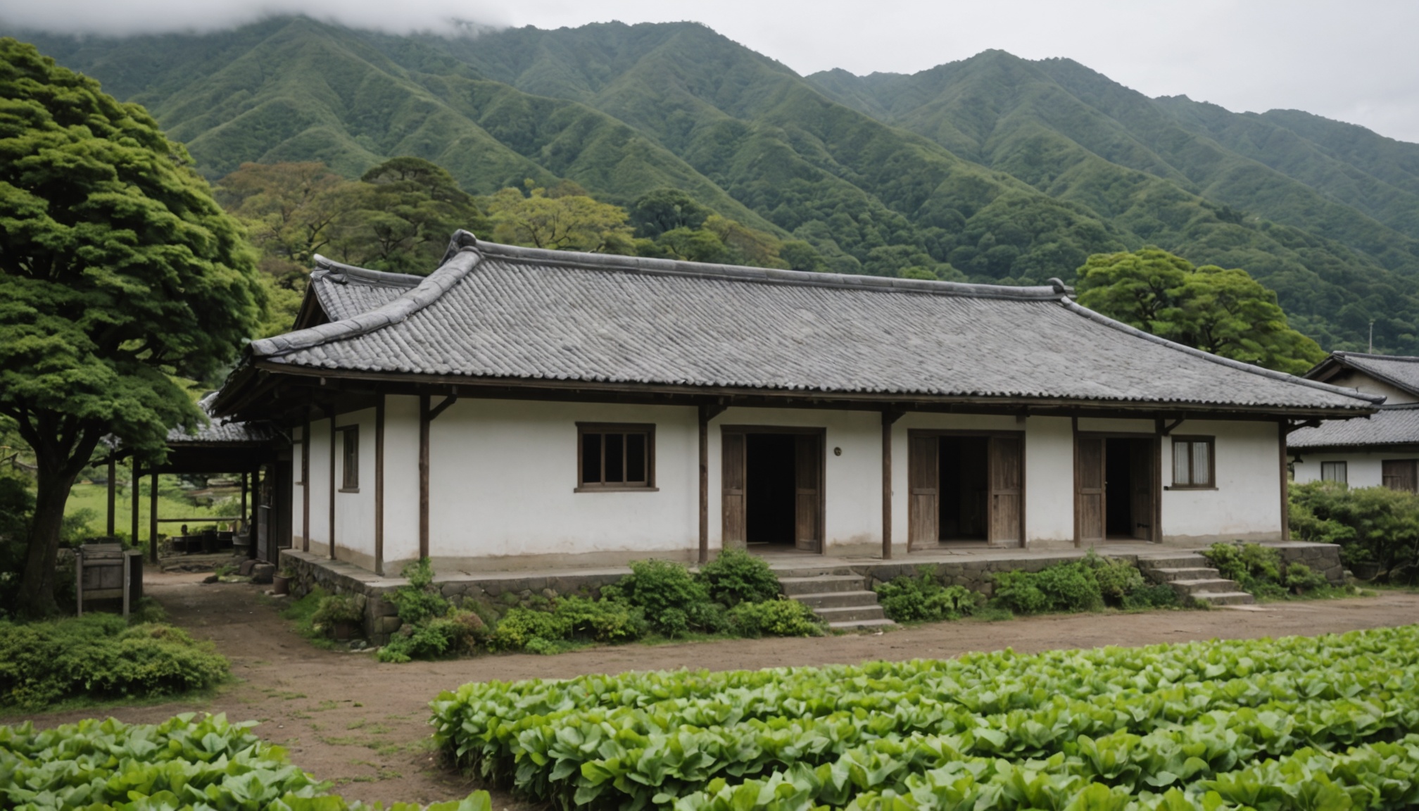 Century-Old Kominka with a Kura in Tamba-Sasayama